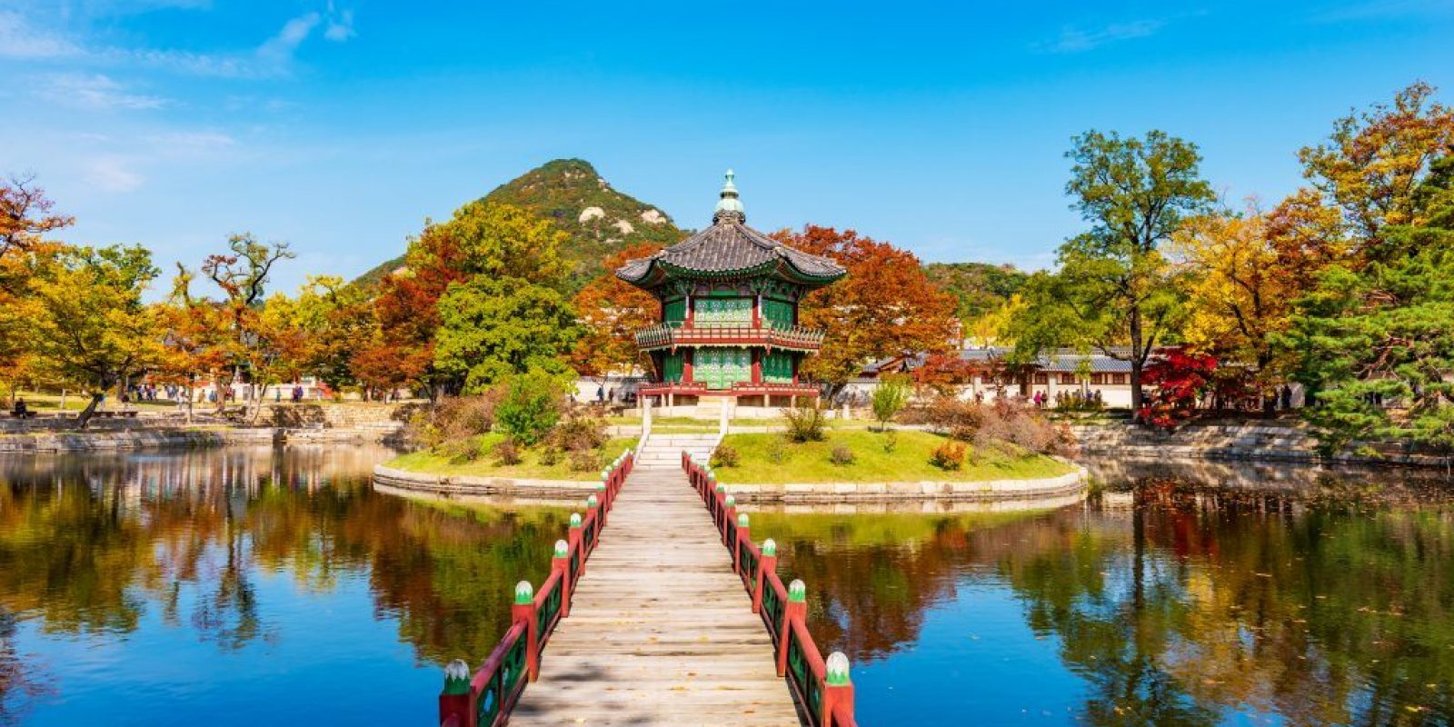 Autumn of Gyeongbokgung Palace in Seoul,South Korea.